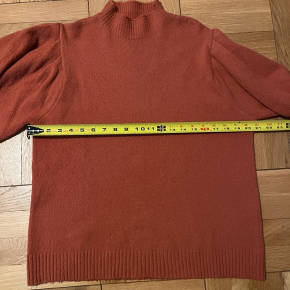 Elan Women’s Turtleneck Sweater Size Medium - Picture 3 of 4